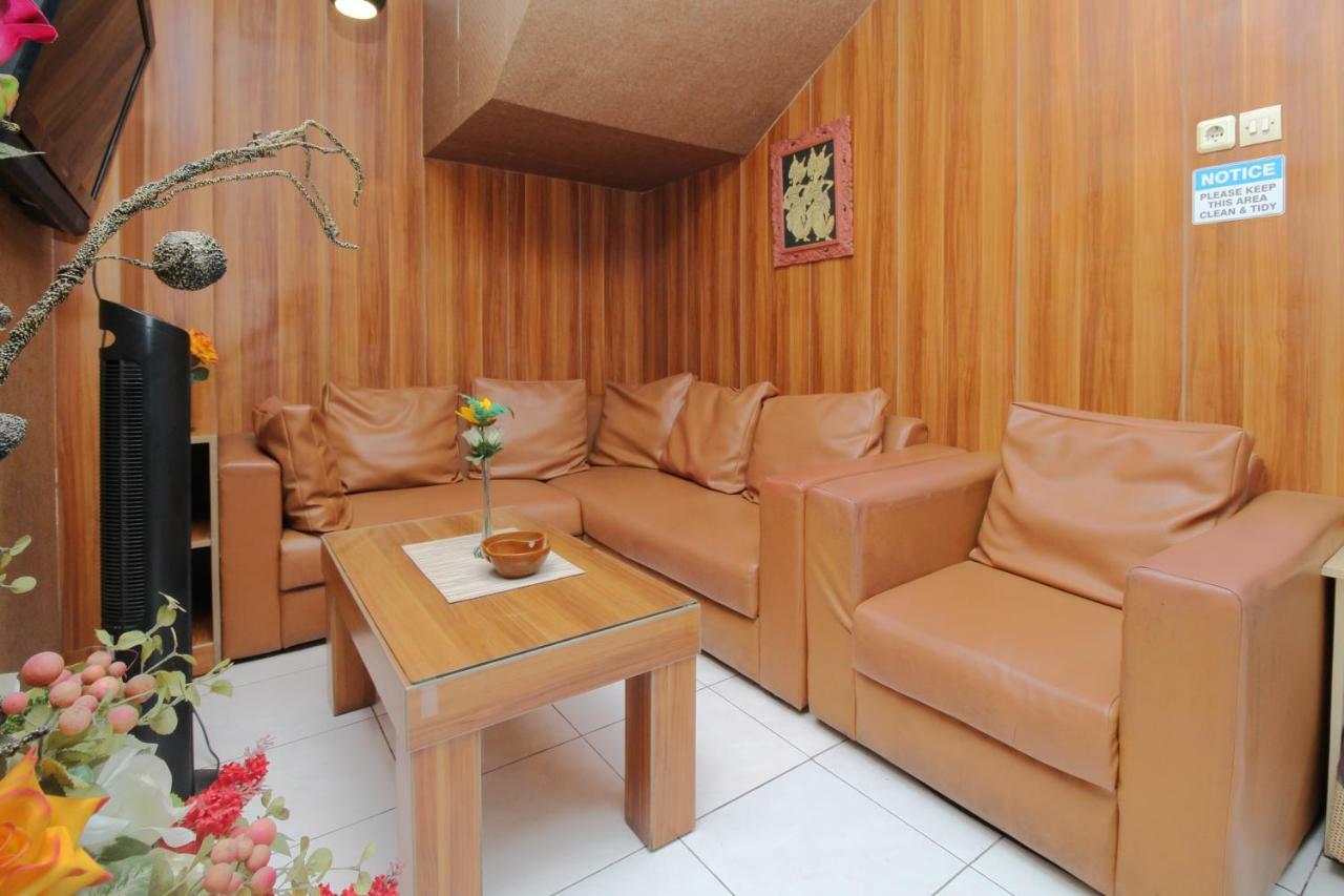 Hotel Myzone Homtel à Semarang Extérieur photo